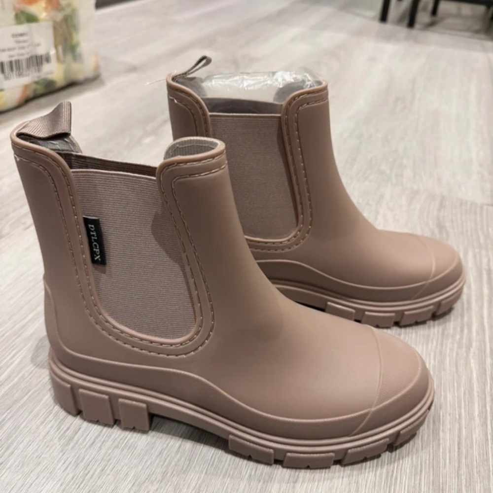 Women's Tan Combat Boots